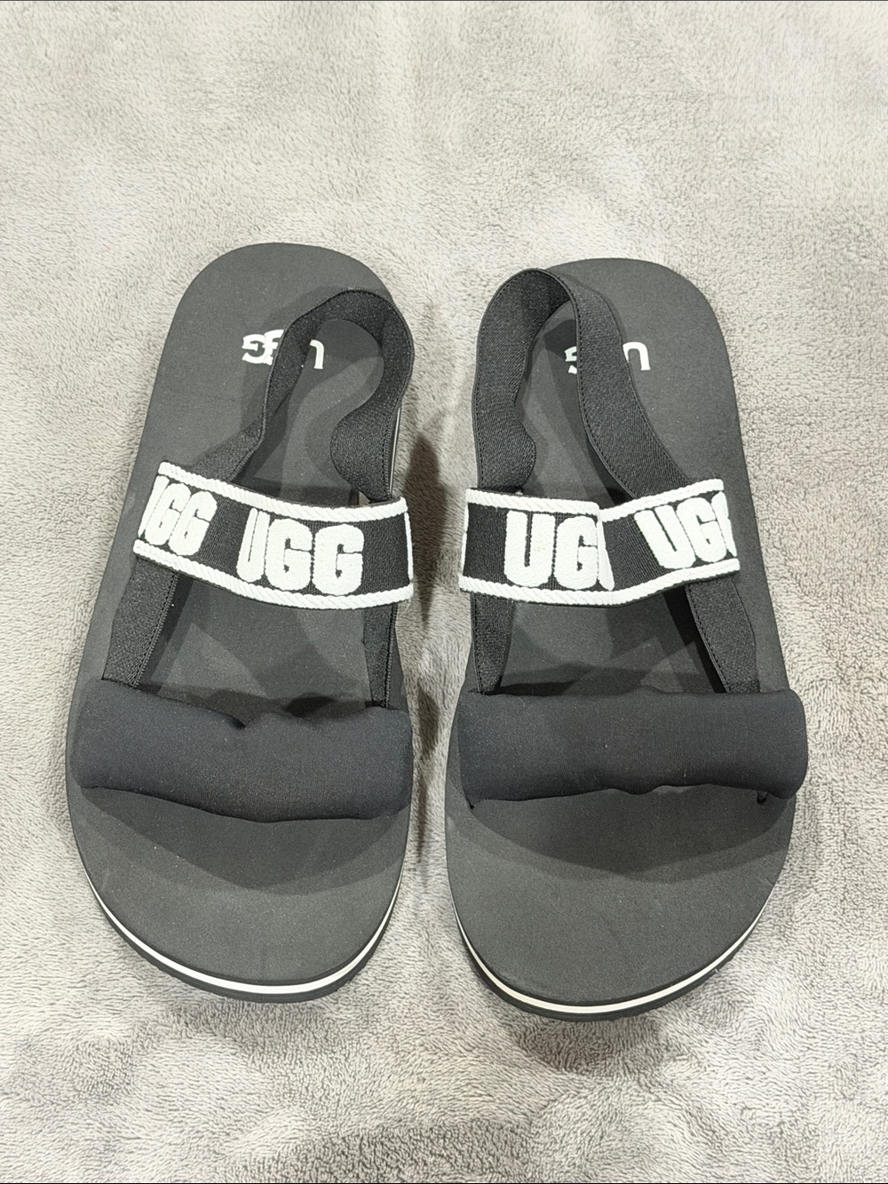 UGG Kids Black and White Logo Strap Sandals with Cushioned Toe
